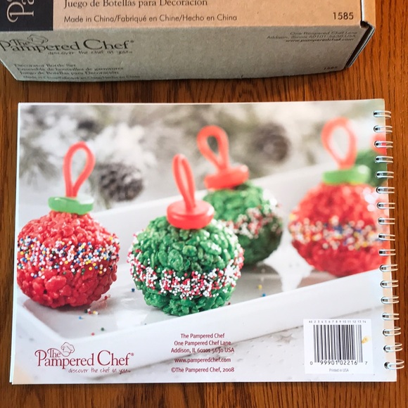 Pampered Chef Decorator Bottle Set #1585 & Book - Picture 6 of 6